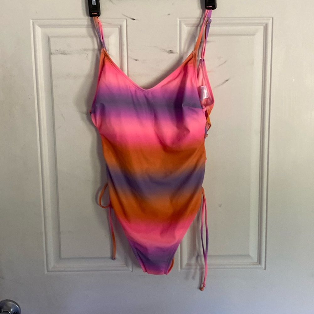 No Boundaries Women’s size Large Swimsuit NWT